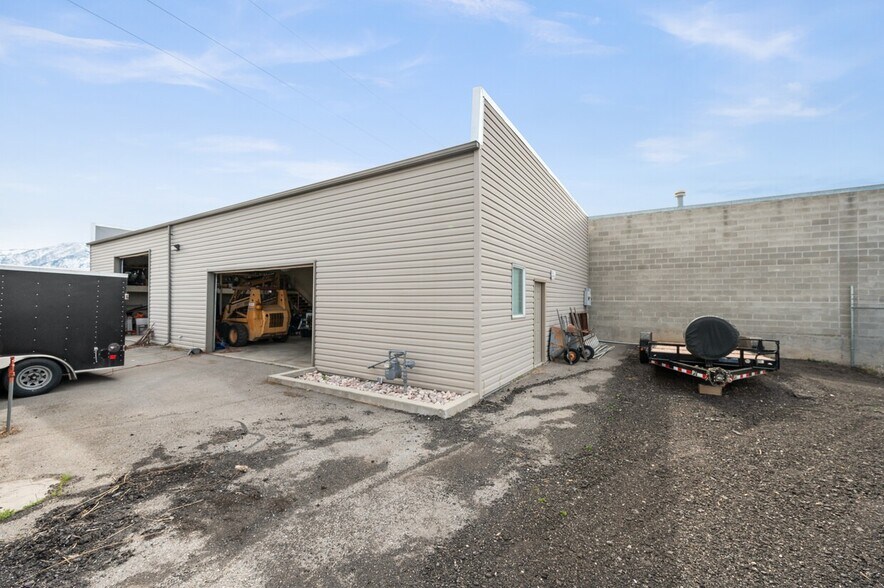 More Photos Of 5959 S Stratler St, Murray Industrial For Sale
