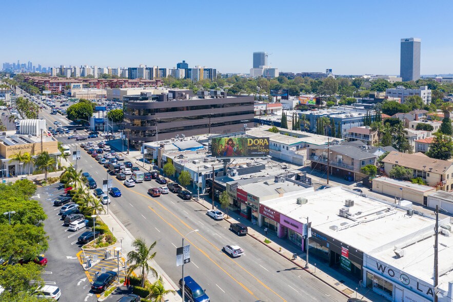 More Photos Of 7934-7940 W 3rd St, Los Angeles Unknown For Lease