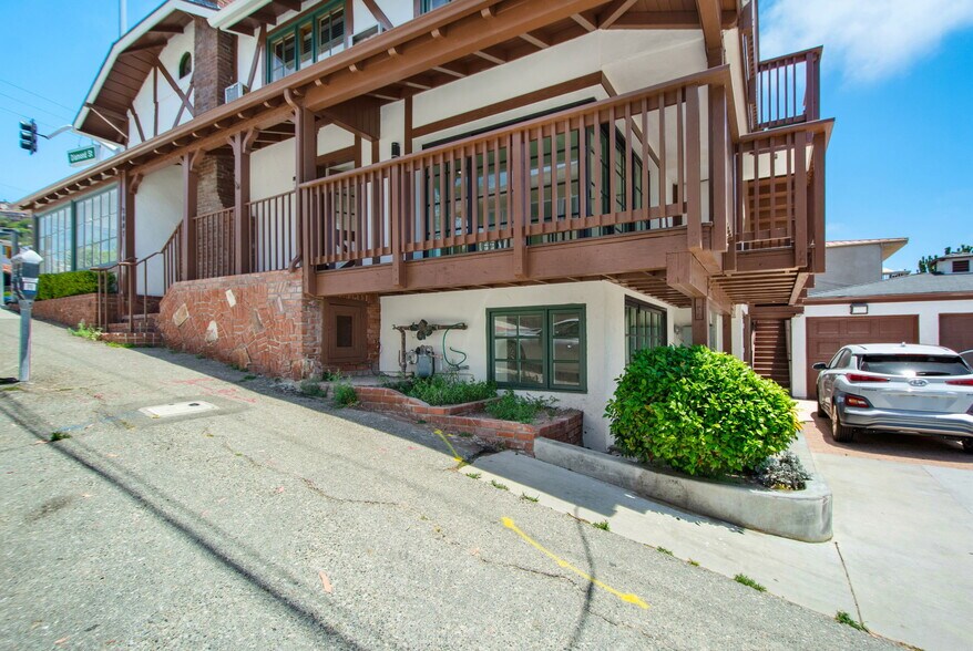 More Photos Of 2007 S Coast Hwy, Laguna Beach Storefront Retail Residential For Lease