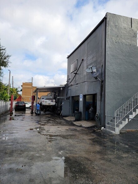 More Photos Of 4010 E 8th Ave, Hialeah General Retail For Sale