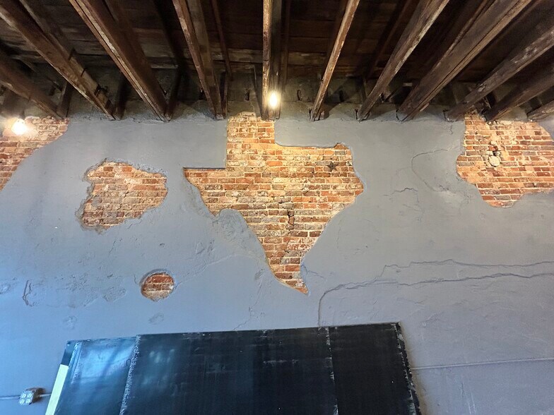 More Photos Of 105 S Main St, Quitman Storefront Retail Office For Sale