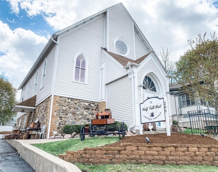 More Photos Of 205 W Main St, West Dundee Office For Sale