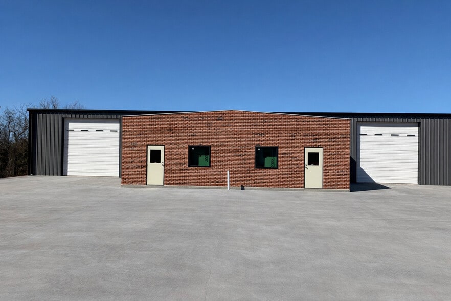Primary Photo Of 2690-2730 E Waterloo Rd, Edmond Industrial For Lease