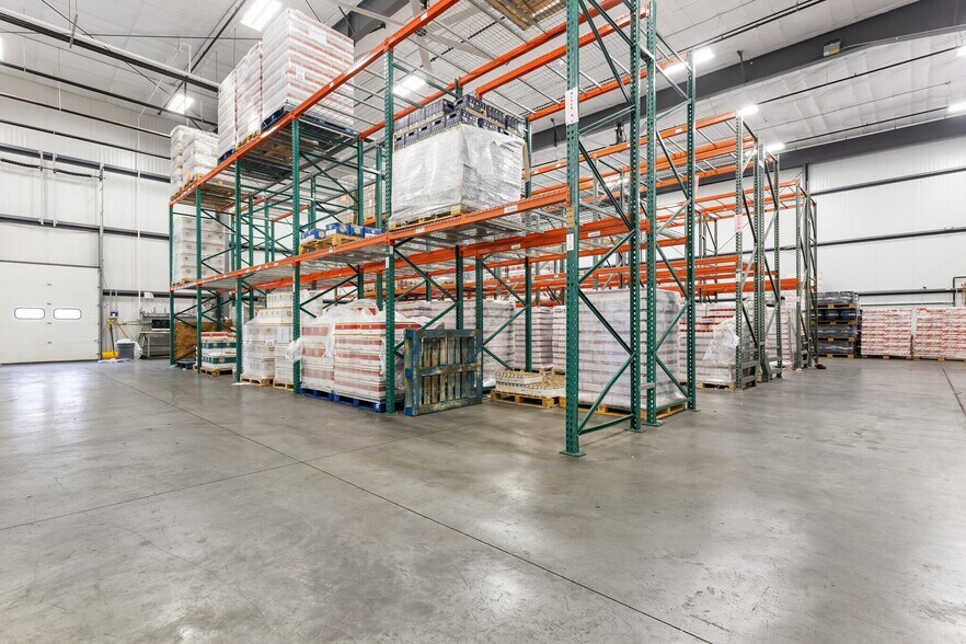 More Photos Of 30 Log Bridge Rd, Middleton Industrial For Lease