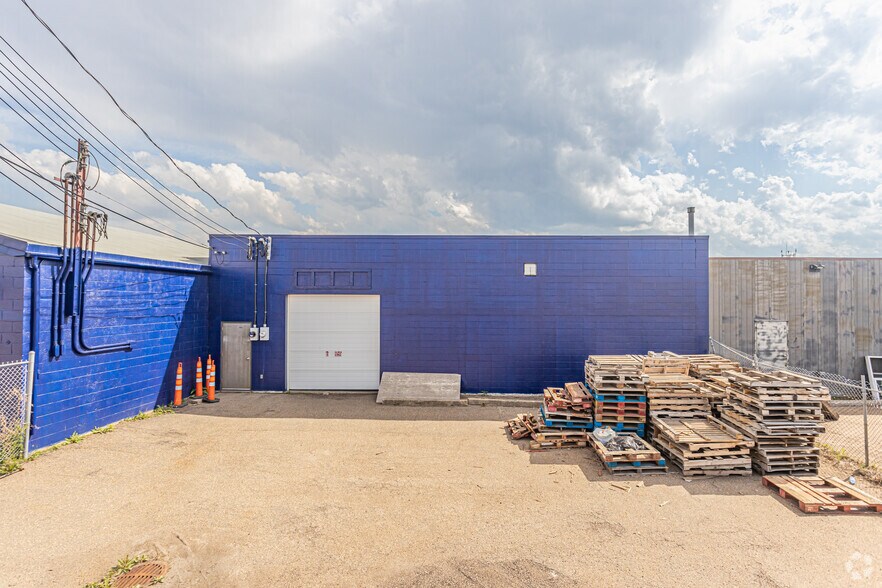 More Photos Of 14528 115th Ave NW, Edmonton Flex For Lease