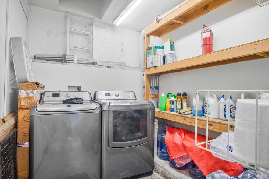 More Photos Of 18650 Parthenia St, Northridge Service For Sale