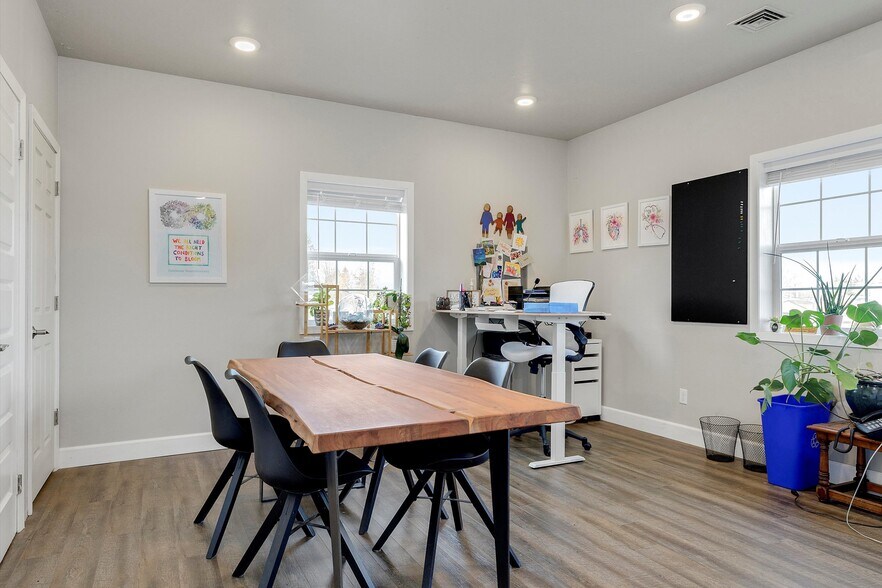 More Photos Of 113 N Elm St, Canby Restaurant For Sale