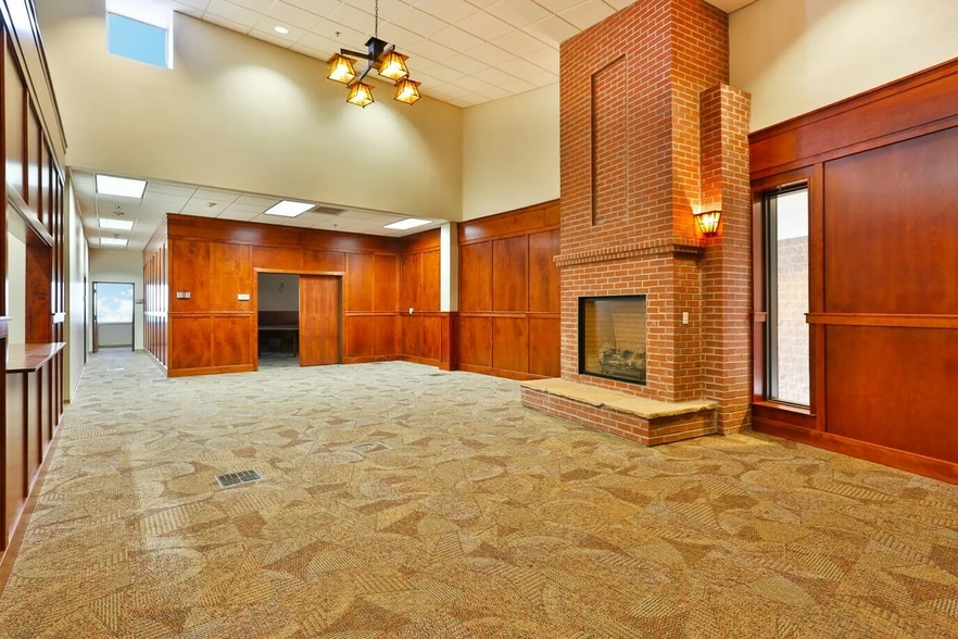 More Photos Of 10000 E University Dr, Prescott Valley Office For Sale