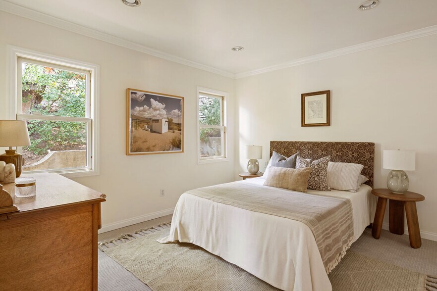 More Photos Of 3700 Arbolada Rd, Los Angeles Apartments For Sale
