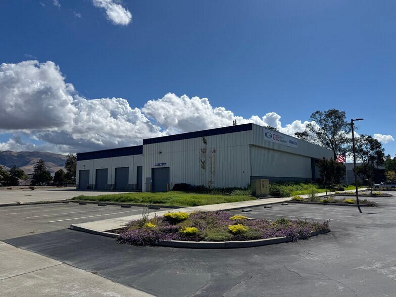 More Photos Of 45051 Industrial Dr, Fremont Warehouse For Lease