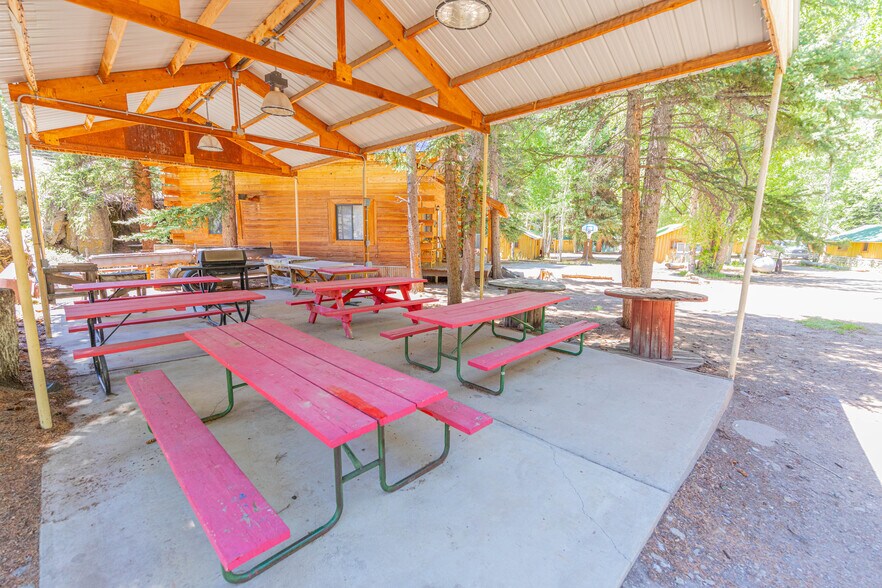 More Photos Of 860 County Road 142, Lake City Hotel For Sale