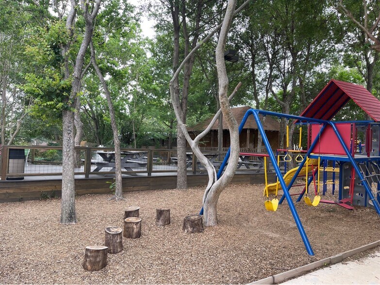 More Photos Of 1717 S Mason Rd, Katy Freestanding For Lease