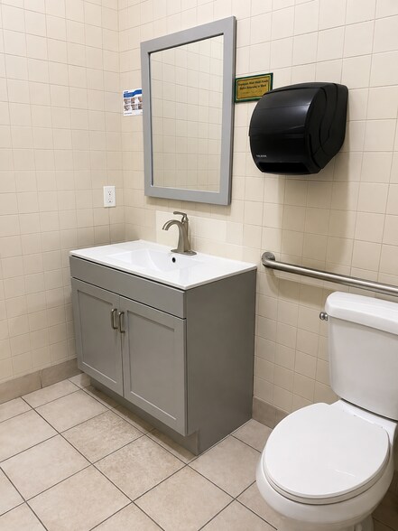 More Photos Of 236-246 Route 9W, Haverstraw Unknown For Lease