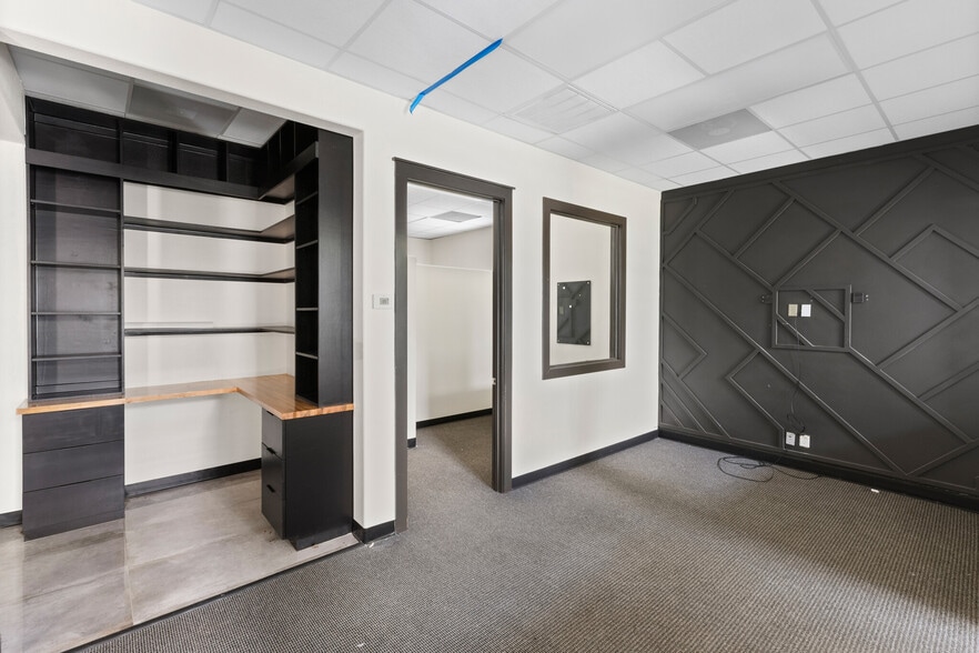 More Photos Of 8125 N Sam Houston Pky W, Houston Medical For Sale