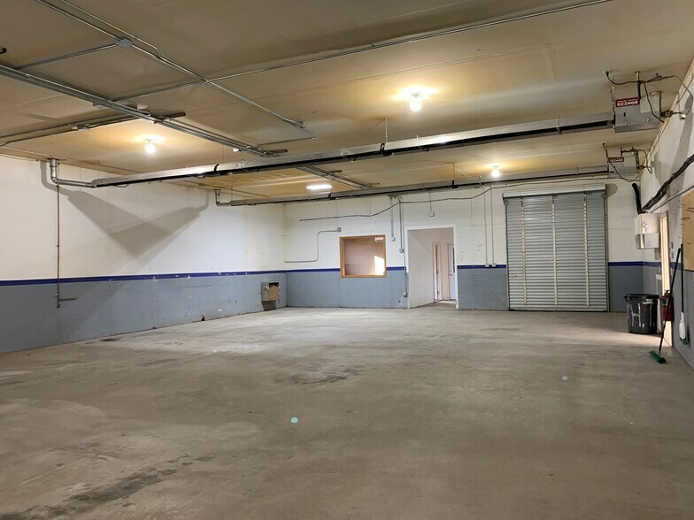 More Photos Of 5629 Bob Ln, Black Hawk Warehouse For Lease