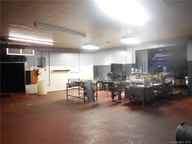 More Photos Of 181 Saluda St, Chester Warehouse For Lease