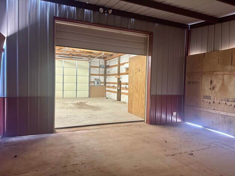 More Photos Of 26229 W 180th St, Purcell General Retail For Sale