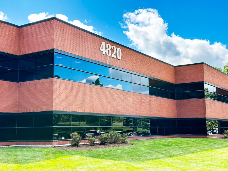 Primary Photo Of 4820 W Taft Rd, Liverpool Medical For Lease