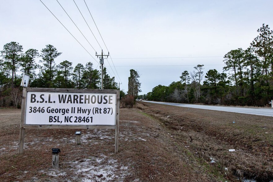 More Photos Of 3846 George II Hwy, Southport Warehouse For Lease