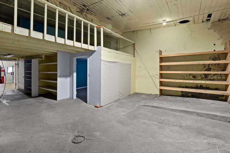More Photos Of 1005 Main St, Buhl Storefront Retail Residential For Sale