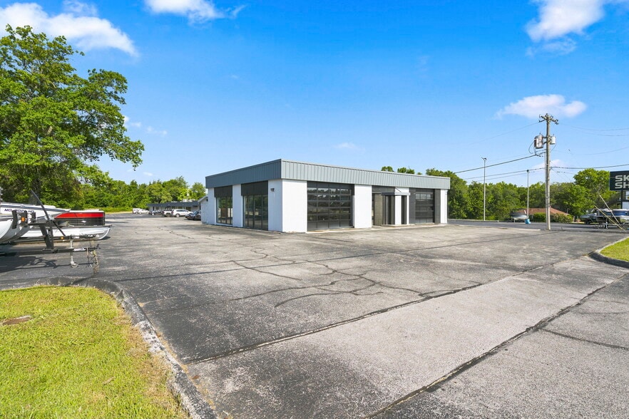 More Photos Of 5601 S Campbell Ave, Springfield General Retail For Sale