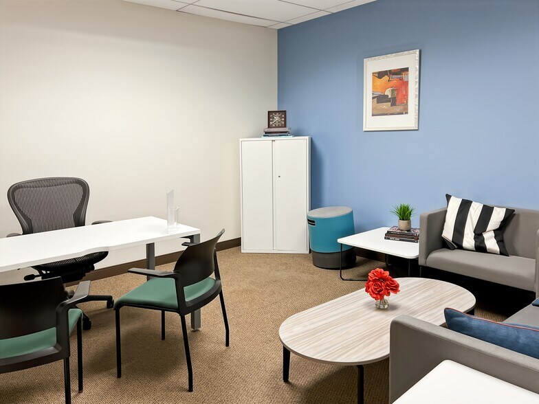 More Photos Of 3333 Warrenville Rd, Lisle Coworking Space