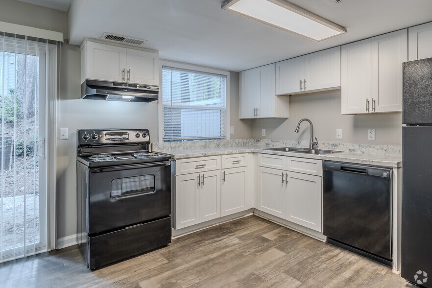 More Photos Of 3100 Godby Rd, College Park Apartments For Sale