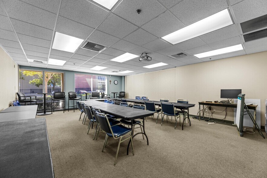 More Photos Of 3810 J St, Sacramento Medical For Lease