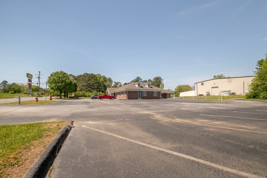 More Photos Of 2020 Mack Smith Rd, Rossville Bank For Sale