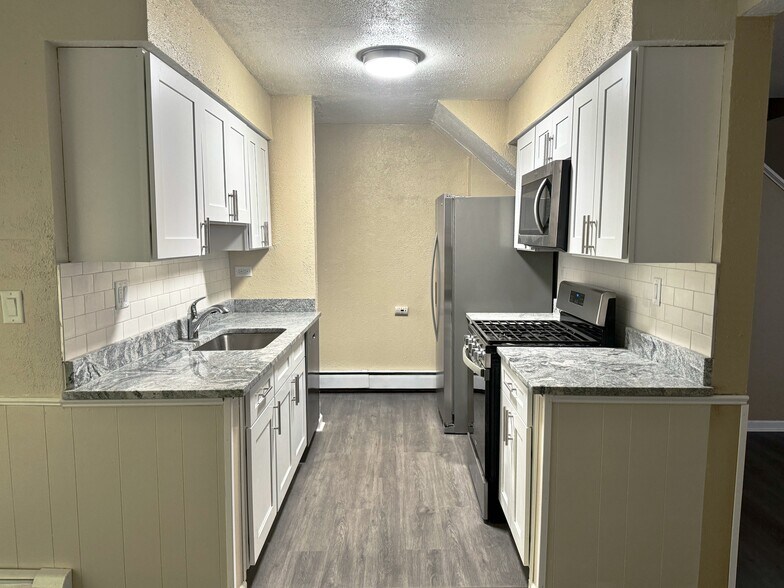 More Photos Of 310 Duane St, Glen Ellyn Apartments For Sale