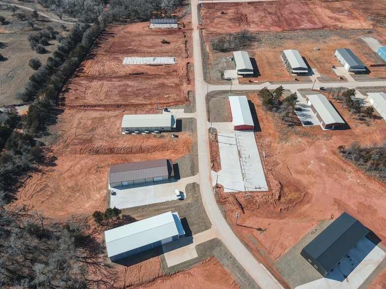 More Photos Of 451 Koloa Ave, Edmond Manufacturing For Sale