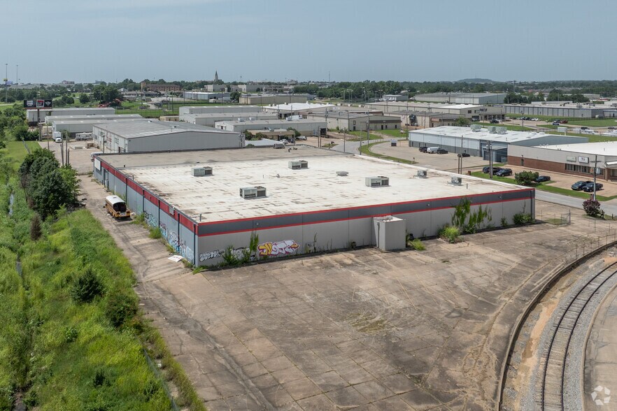 More Photos Of 5555-5563 S 104th East Ave, Tulsa Manufacturing For Sale