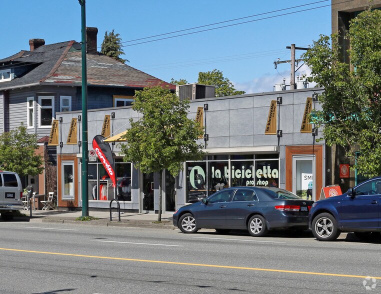 More Photos Of 233 W Broadway, Vancouver Storefront For Lease