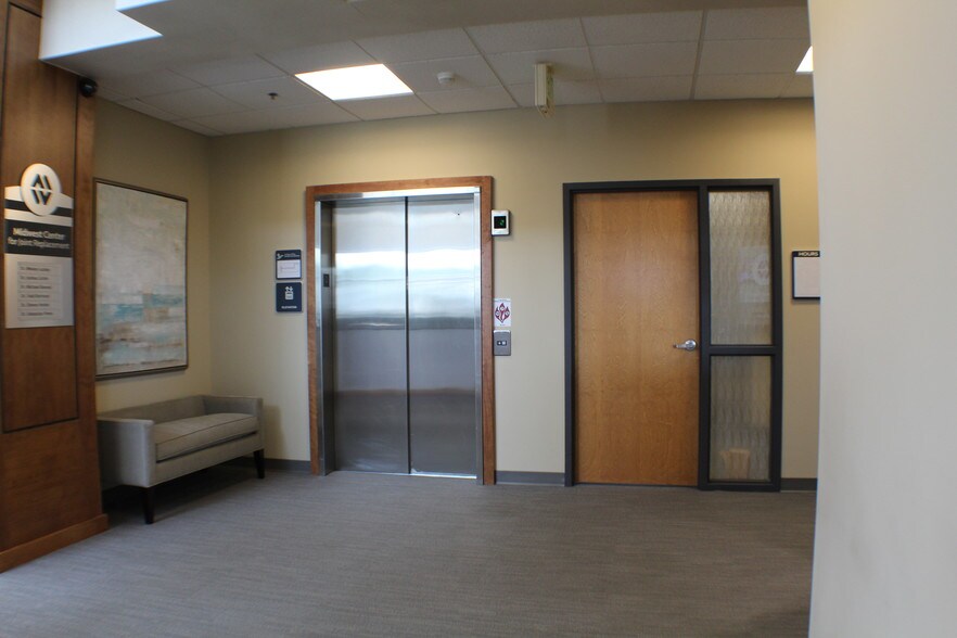 More Photos Of 6920 Gatwick Dr, Indianapolis Medical For Lease