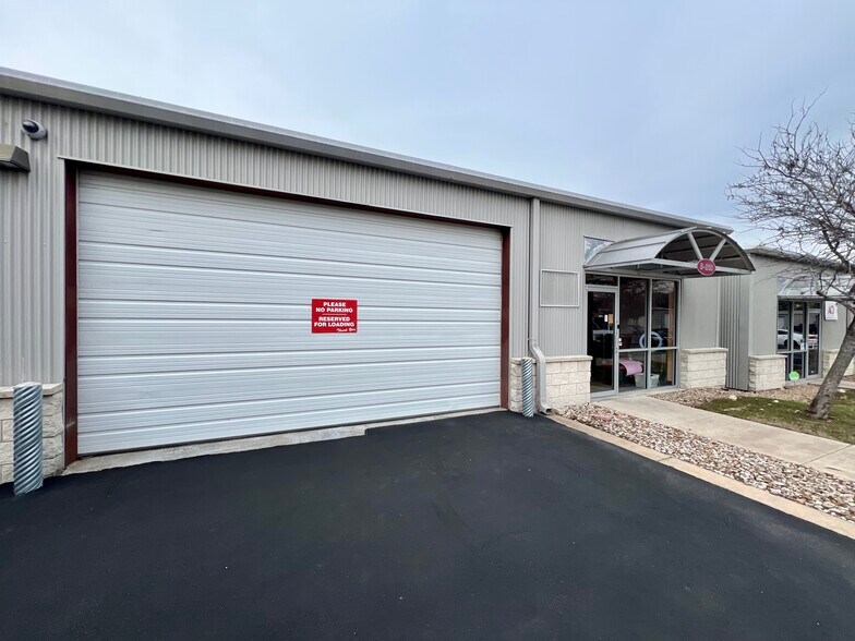 More Photos Of 8708 S Congress Ave, Austin Light Distribution For Lease