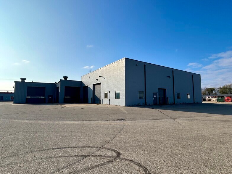 More Photos Of 207 Causeway Blvd, La Crosse Industrial For Sale
