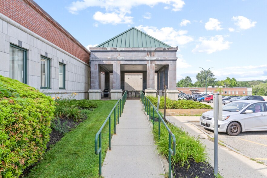 More Photos Of 891 Washington Ave, Portland Medical For Lease