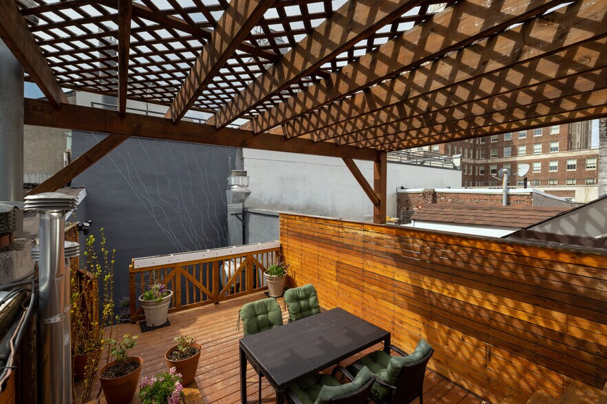 More Photos Of 132 Chestnut St, Philadelphia Loft Creative Space For Sale