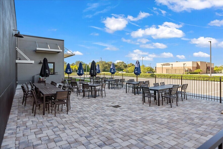 More Photos Of 8550 Napolo Dr, Melbourne Restaurant For Sale