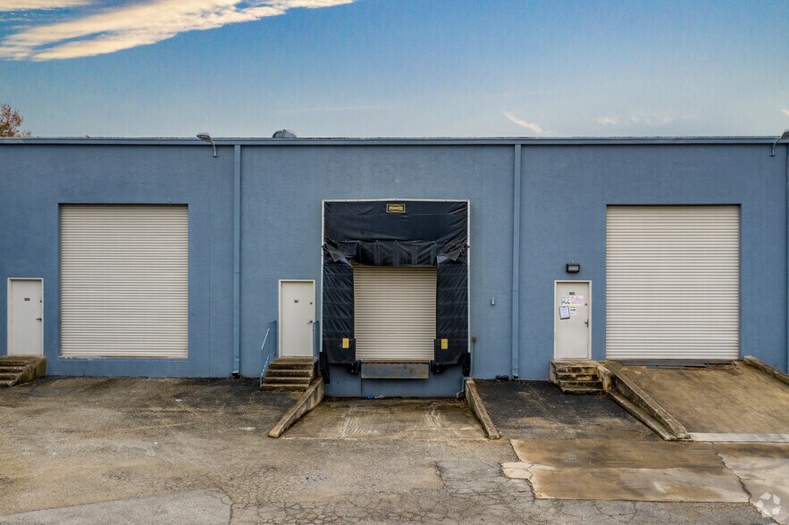 More Photos Of 9929 Broadway St, San Antonio Unknown For Lease