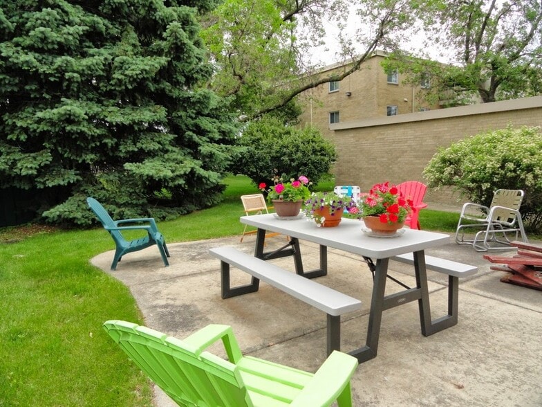 More Photos Of 7000 Sandell Ave, Edina Apartments For Sale