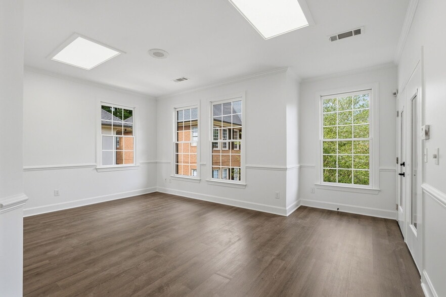 More Photos Of 2856 Johnson Ferry Rd, Marietta Office For Sale