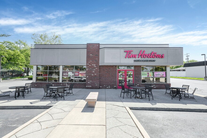 More Photos Of 5470 N High St, Columbus Fast Food For Sale