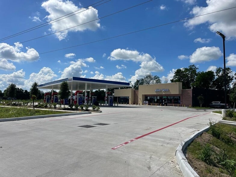 More Photos Of Alvin, Alvin Convenience Store For Lease