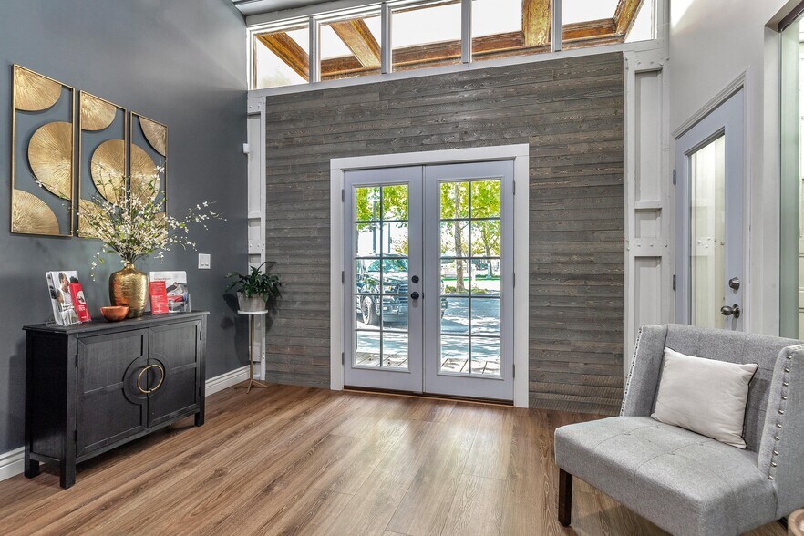 More Photos Of 23 E 6th St, Tracy Office For Sale