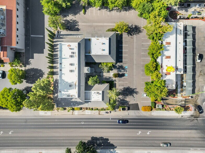 More Photos Of 250 W Main St, Woodland Office For Lease