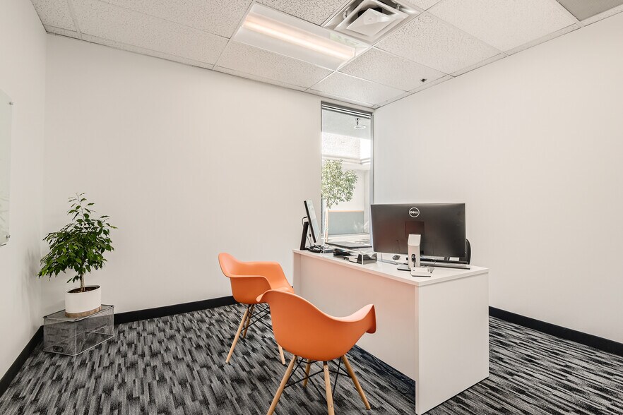 More Photos Of 320-340 E Warm Springs Rd, Las Vegas Unknown For Lease