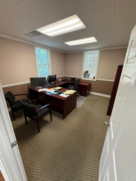 More Photos Of 1827 Powers Ferry Rd SE, Atlanta Office For Sale