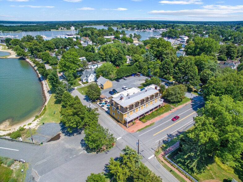 More Photos Of 314 N Morris St, Oxford Hotel For Sale