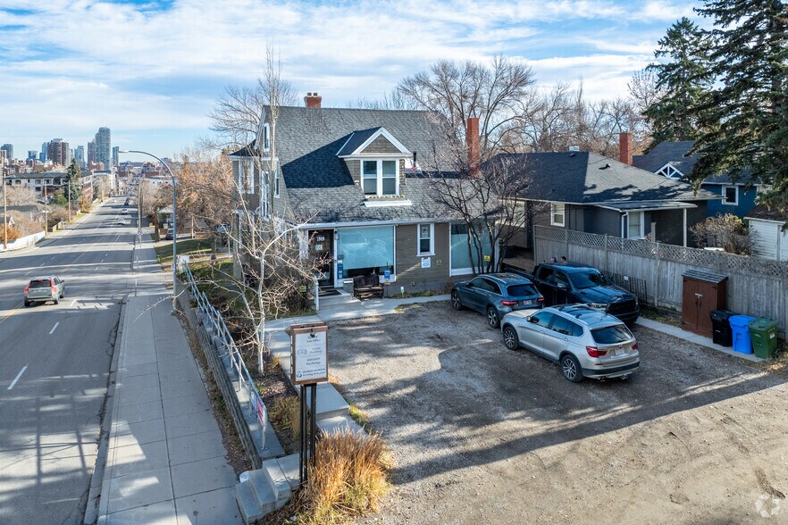More Photos Of 1909 17th Ave SW, Calgary Office For Lease